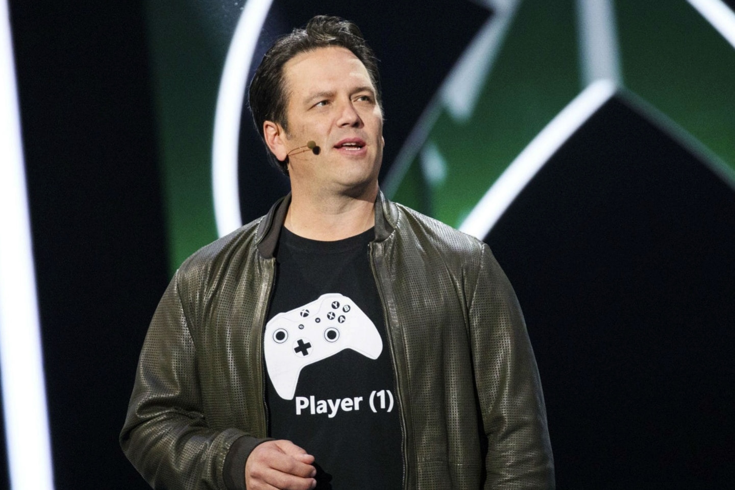 Phil Spencer explica aumento do Xbox Series S e fala sobre localização