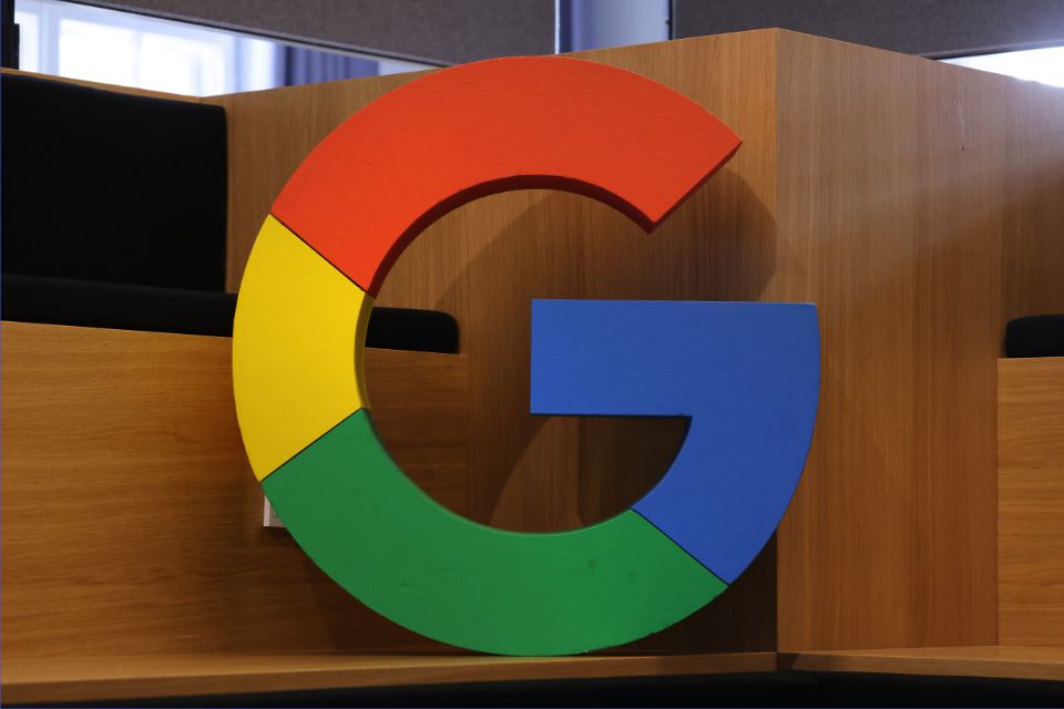 Google pode adiar a estreia da IA Gemini para janeiro, segundo rumor