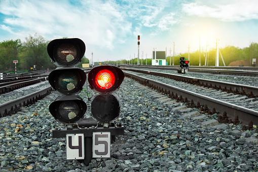 Interferências em sinais podem causar atrasos e até mesmo acidentes entre trens. (Fonte: GettyImages/Reprodução)