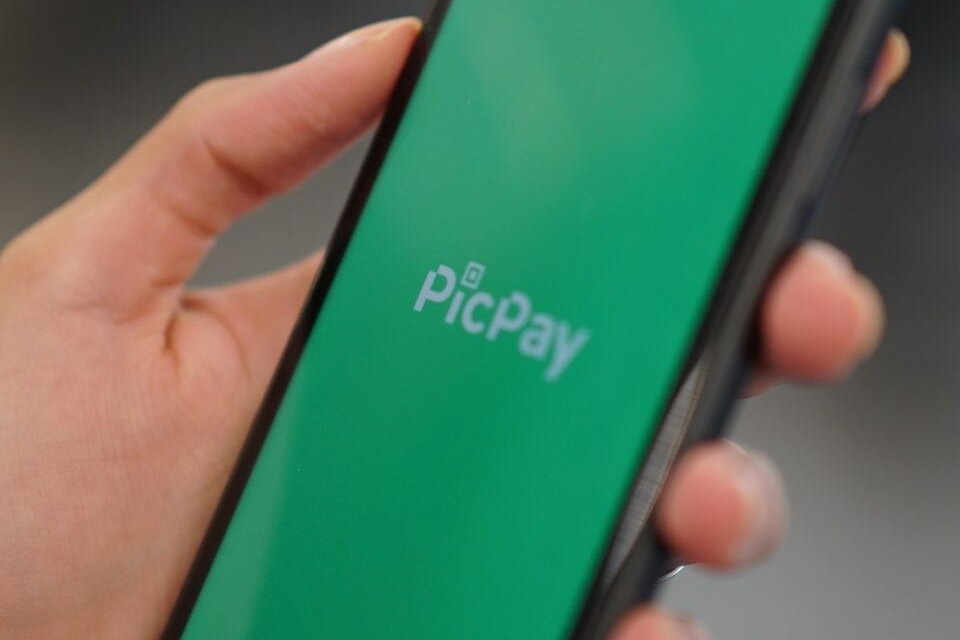 Empréstimo de dinheiro entre pessoas físicas no PicPay gera polêmica na internet; usuários chamam de 'agiotagem'