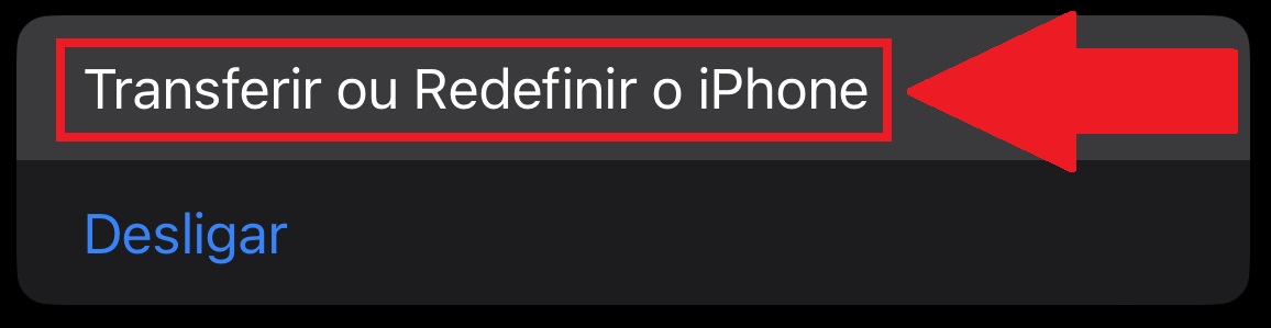 É preciso descer toda a tela até encontrar a opção "Transferir ou Redefinir o iPhone"