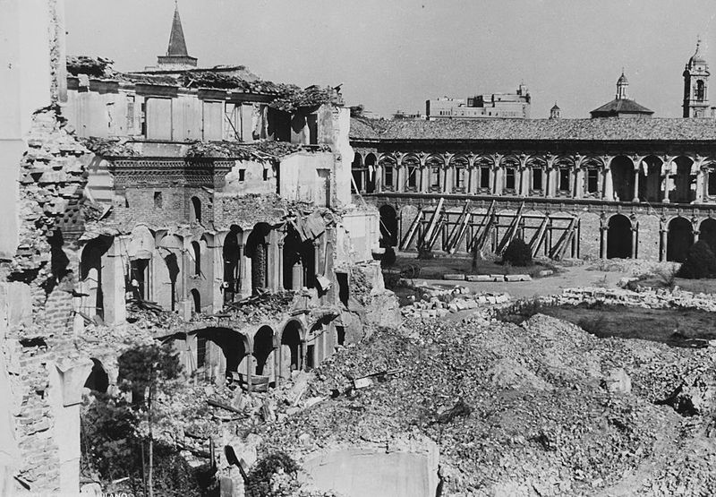 Milão foi duramente destruída em 1943, após bombardeio britânico. (Fonte: Wikimedia Commons)
