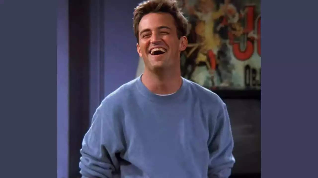 Matthew Perry como Chandler Bing na série Friends