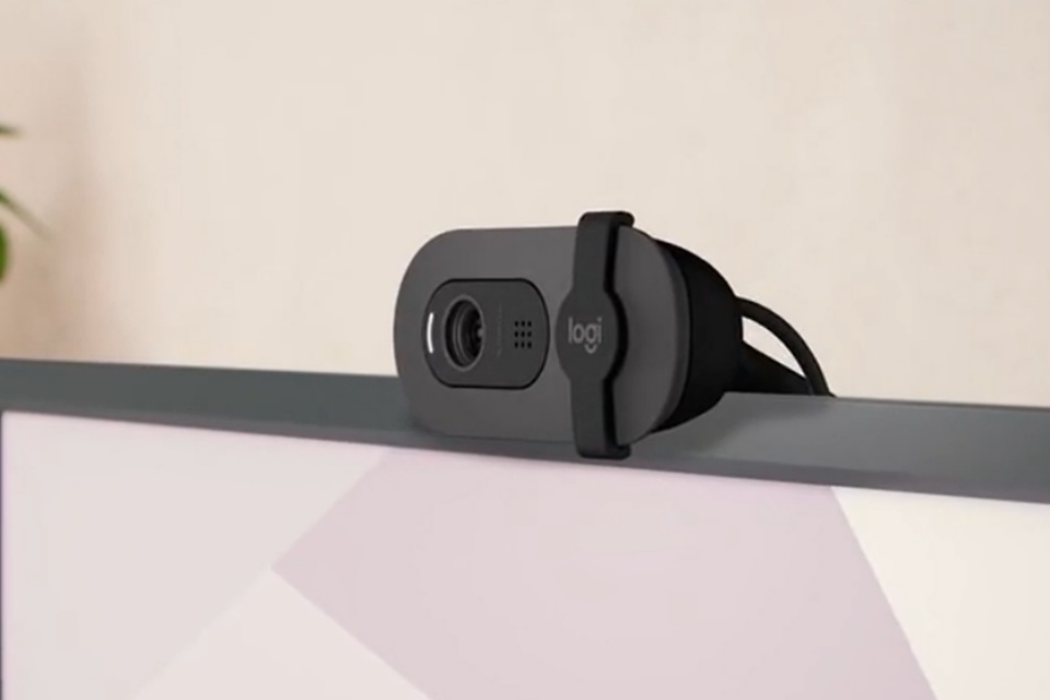 A webcam Full HD Brio 100 da Logitech vale a pena?