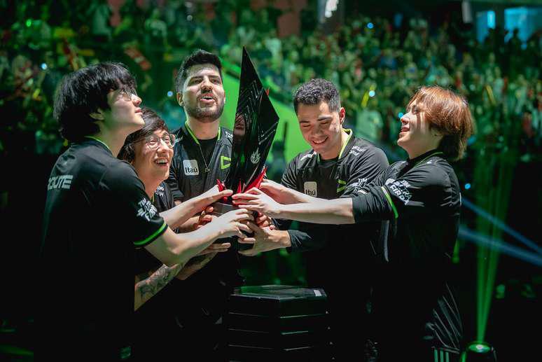 A LOUD conquistou o tricampeonato na grande final do 2º Split do CBLOL 2023.