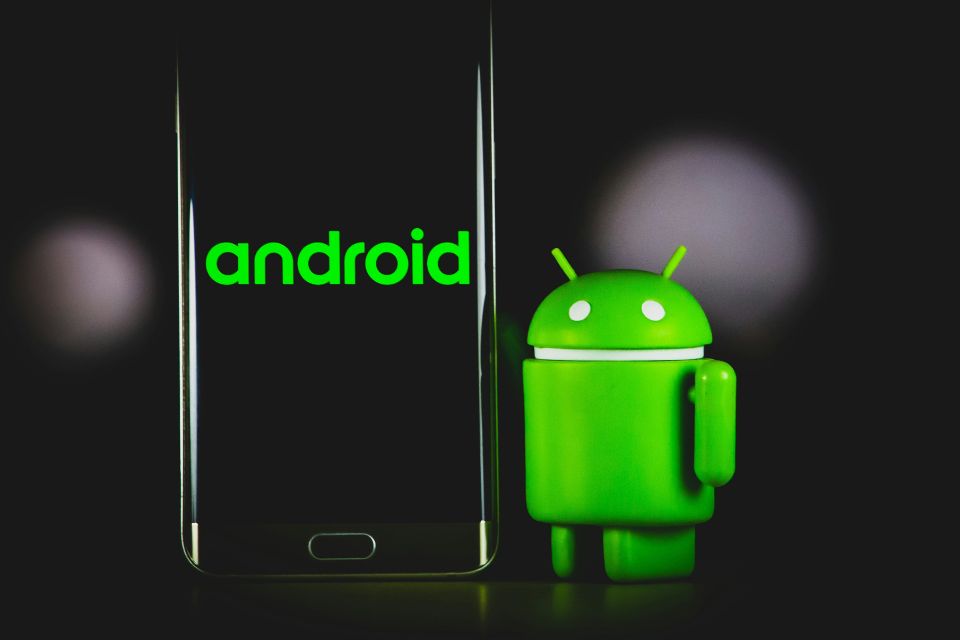 Android 15 pode forçar a exibição de apps em tela cheia