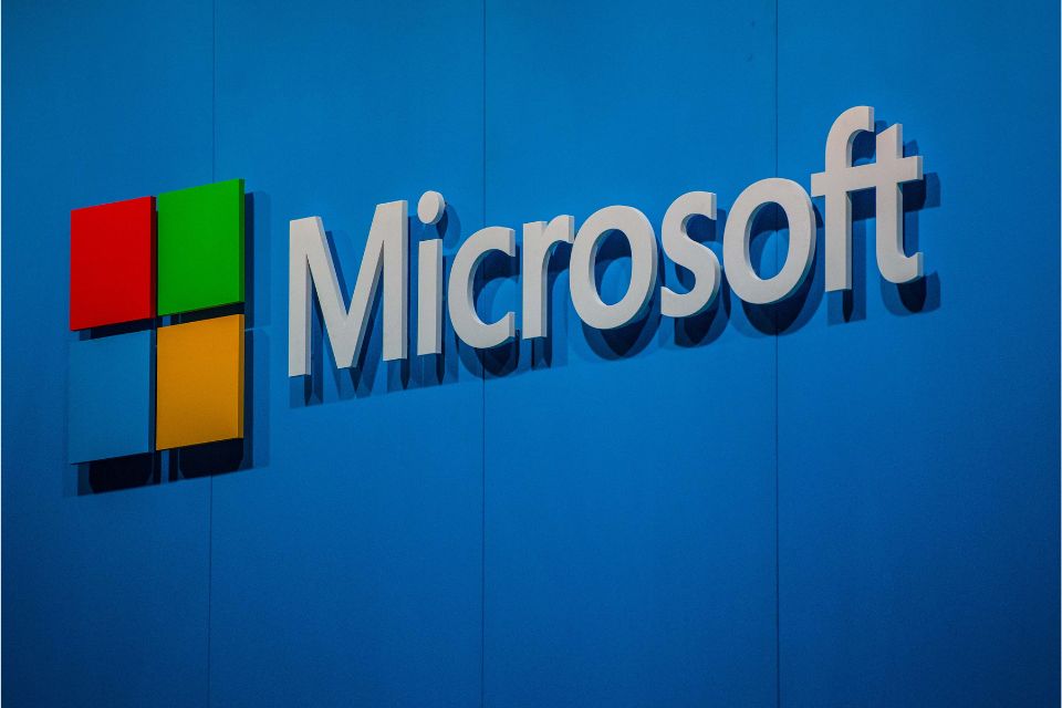 Microsoft vai usar IA para colaborar com jornalistas e universidades