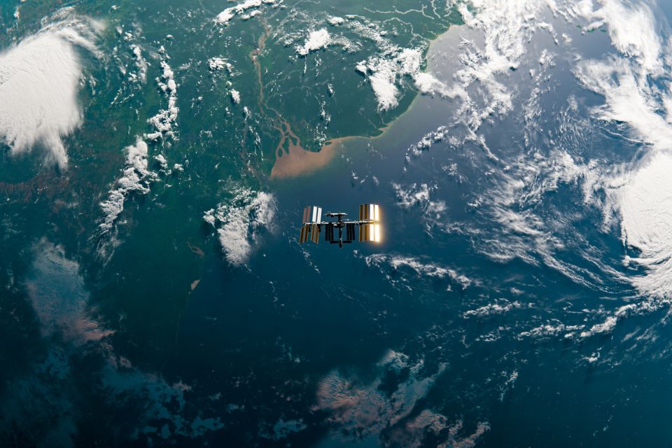 Satélite da Agência Espacial Europeia cairá na Terra amanhã, dia 21