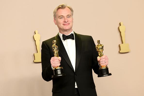 Oppenheimer, último filme de Nolan, dominou o Oscar 2024, conquistando várias estatuetas.