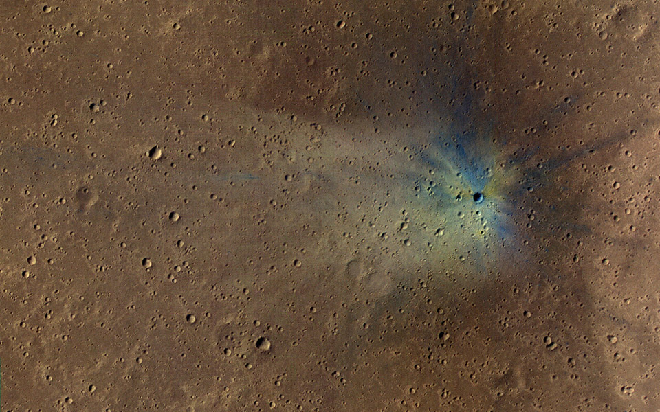 Cratera Corinto cercada por inúmeras crateras secundárias. (Fonte: NASA/Reprodução)