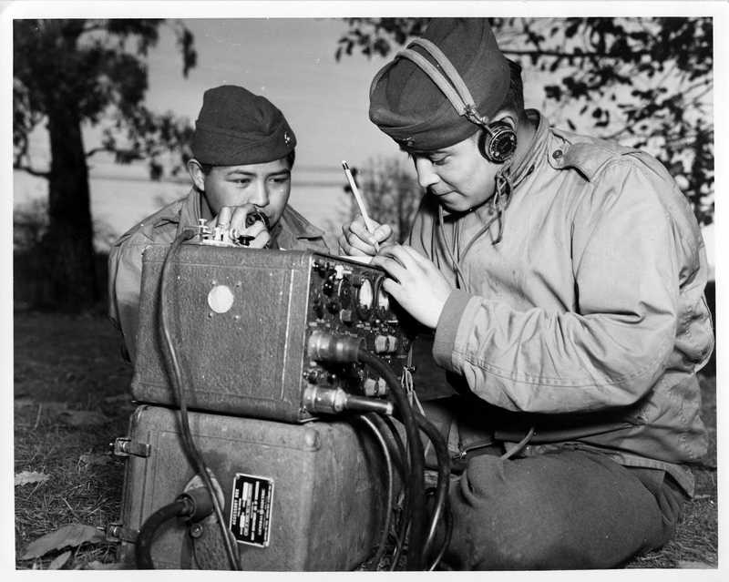 Primos Navajo trabalham na codificação. (Fonte: CIA/ Divulgação)