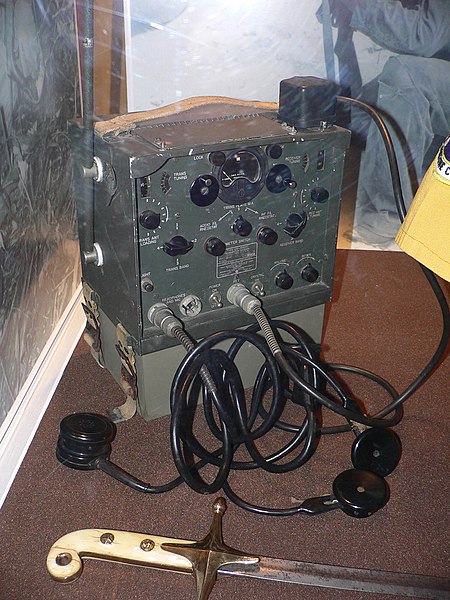 Transmissor usado pelos Navajo Code Talkers. (Fonte: Wikimedia Commons/ Reprodução) 