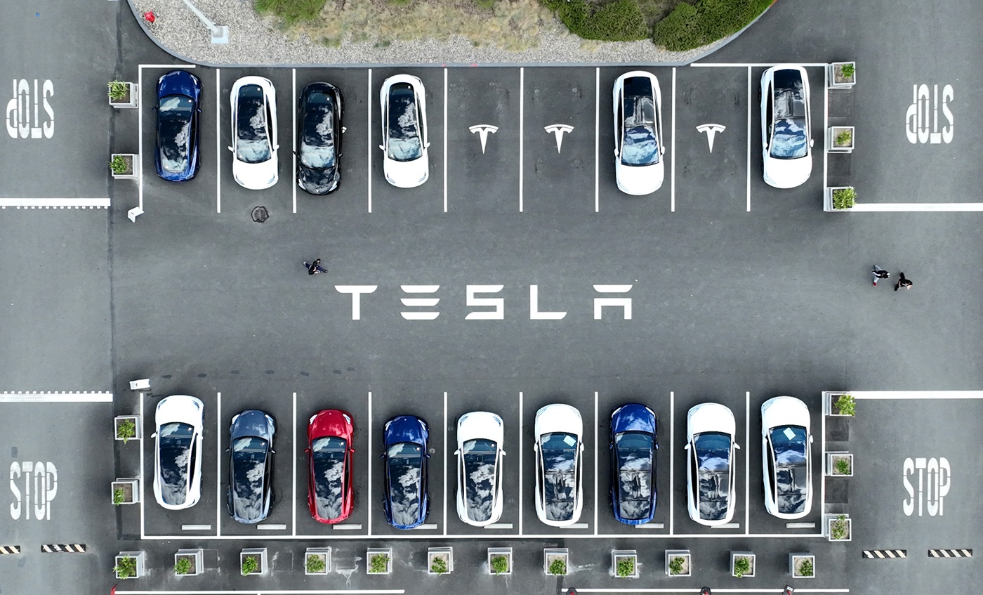 Tesla: Autopilot e 'piloto automático' estão ligados a vários acidentes e mortes nos EUA