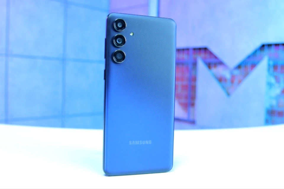 Samsung Galaxy M55: piorando um pouco o que era bom (Review)
