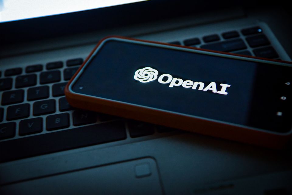 OpenAI pode lançar buscador rival do Google em breve, segundo rumor
