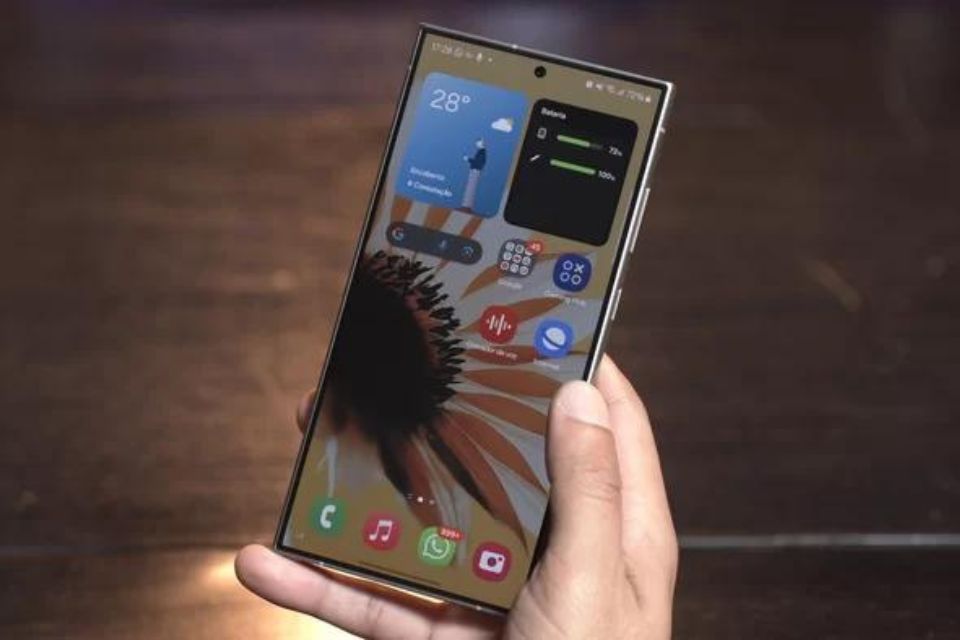 Beta da One UI 7 já estaria sendo testada em um Galaxy S24 Ultra