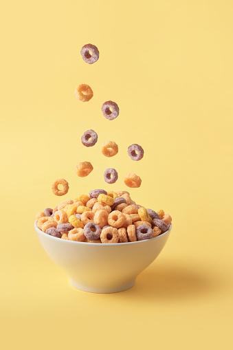 A maioria dos cereais matinais são ricos em açúcares. (Fonte: Getty Images)