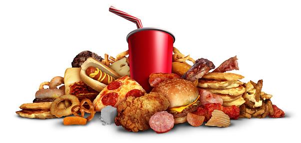 Alimentos do tipo fast food têm alto teor de gorduras saturadas. (Fonte: Getty Images)
