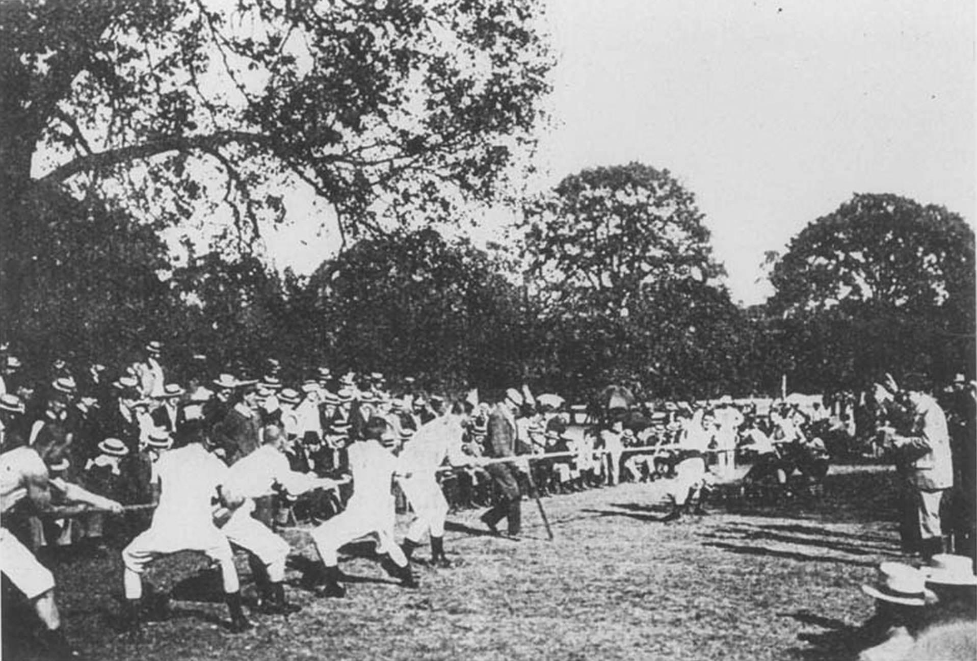 O cabo de guerra foi uma competição olímpica até 1920. (Fonte: Wikipedia/ Reprodução)
