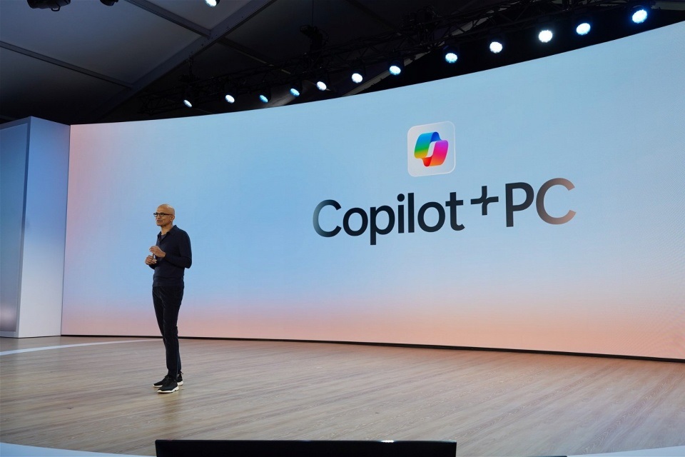 Microsoft lança Copilot Plus PCs, notebooks com IA integrada no hardware e software