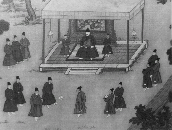 Imperador Xuanzong da Dinastia Ming assiste uma partida de Cuju, esporte que muitos historiadores acreditam ter influenciado o Sepak Takraw. (Fonte: Wikimedia Commons / Reprodução)