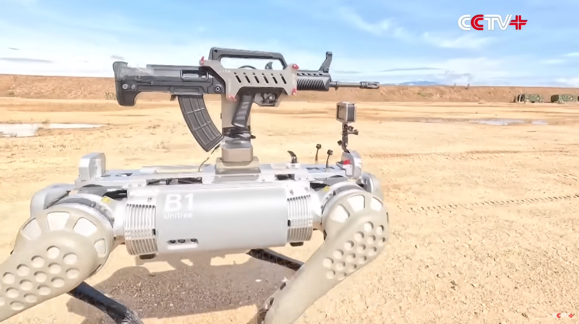 China revela cão-robô armado com rifle em exercício militar; veja o vídeo