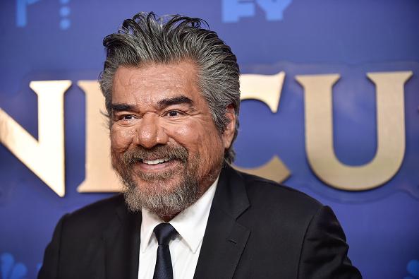 George Lopez trabalhou junto com Bruna Marquezine em Besouro Azul (2023).