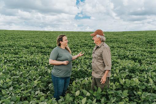 O poder da linguagem foi uma grande capacidade evolutiva. (Fonte: GettyImages/ Reprodu&ccedil;&atilde;o) 