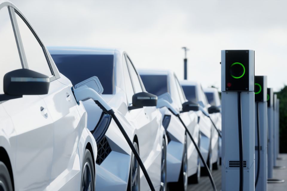 Carros elétricos: quando as estações de recarga vão superar os postos de combustível?