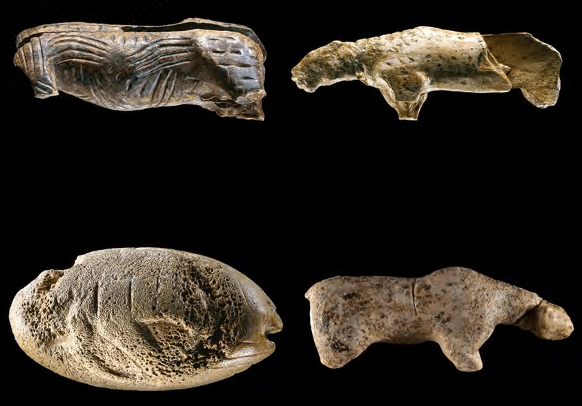 Outras pe&ccedil;as achadas na escava&ccedil;&atilde;o e representando mais animais. (Fonte da imagem: Universit&auml;t T&uuml;bingen)