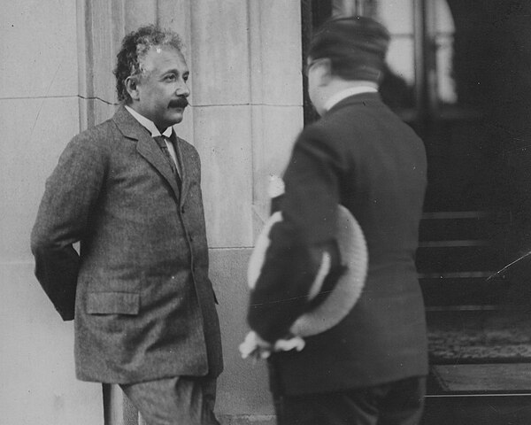 Albert Einstein foi um a das celebridas que se juntou aos protestos contra a condenação dos Rosenberg. (Fonte: Wikimedia Commons / Reprodução)