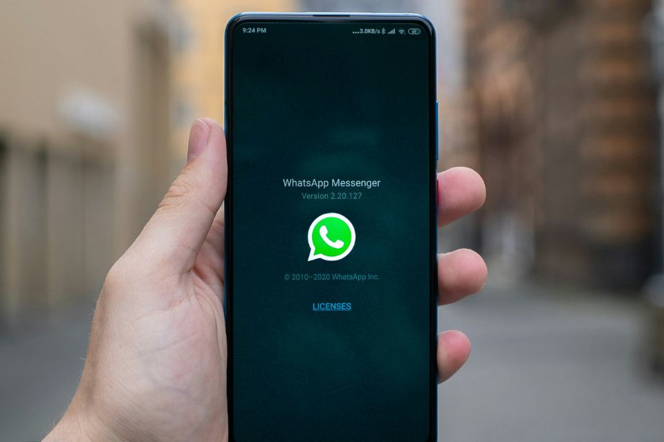 WhatsApp prepara temas para personalizar a aparência no iOS