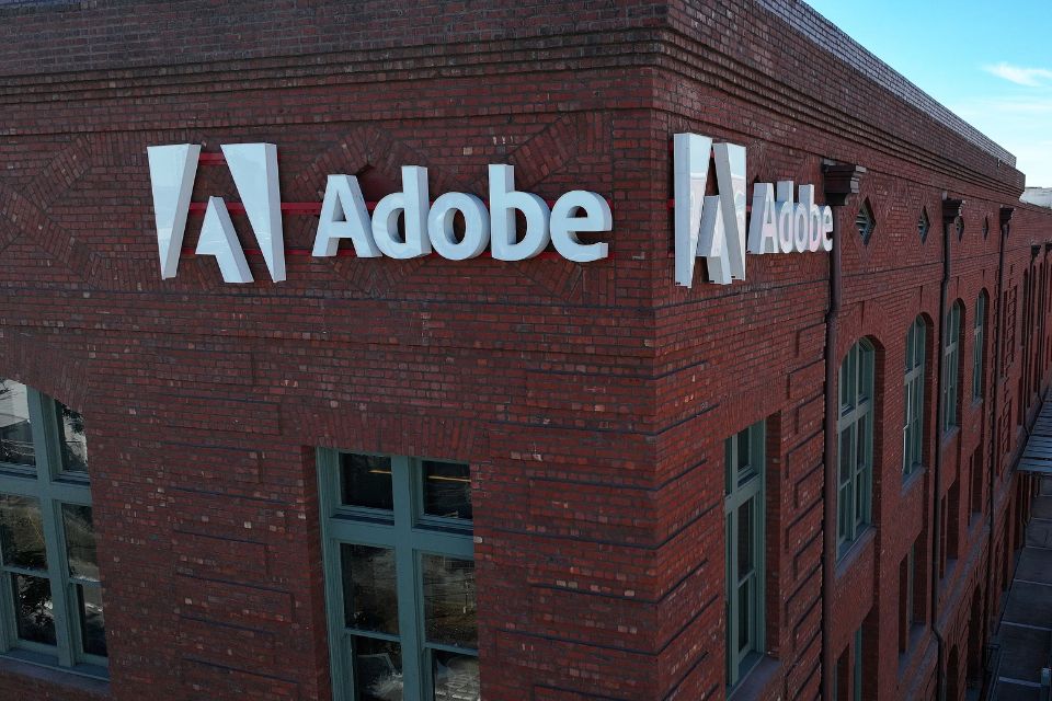 Adobe é processada nos EUA por dificultar cancelamentos de serviços