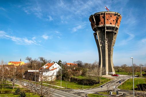 Torre de água Vukovar, destruída durante a guerra. (Fonte: Getty Images/Reprodução)
