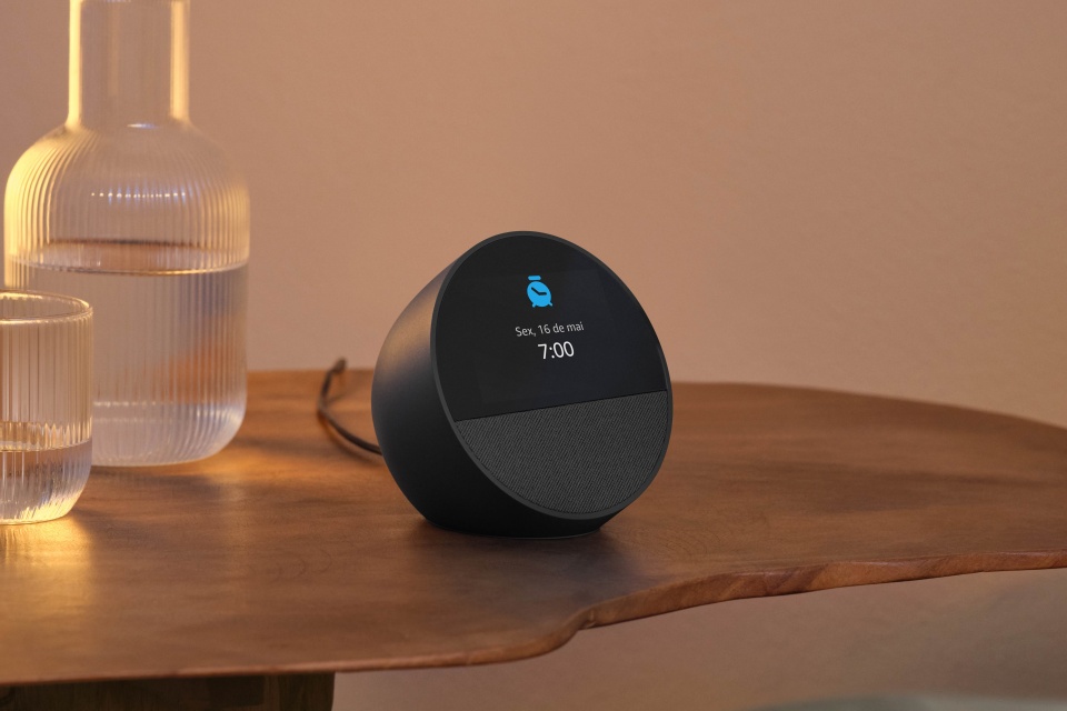 Amazon lança o Echo Spot, um despertador inteligente com Alexa; veja o preço