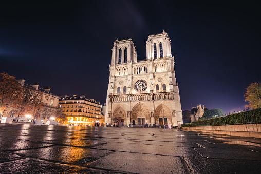 A catedral seria um espaço recheado de histórias horríveis além de mal-assombrado. (Fonte: GettyImages / Reprodução)