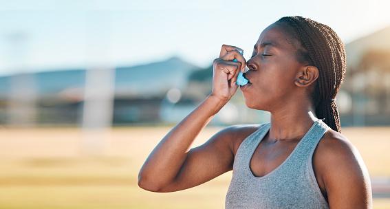 Excesso de poeira no ar pode agravar casos de problemas respiratórios, alertam autoridades. (Fonte: Getty images)