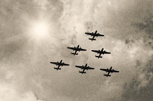 Durante a Segunda Guerra Mundial, bombardeios aéreos se tornaram cada vez mais comuns. (Fonte: Getty Images)