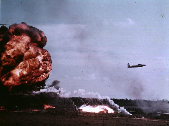 O napalm é um conjunto de líquidos inflamáveis à base de gasolina gelificada. (Fonte: Getty Images)