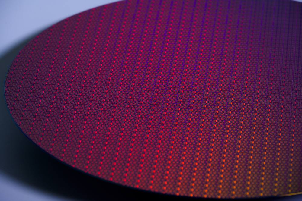 Intel atualiza produção de CPUs Panther Lake e novos Xeon de 1,8 nm