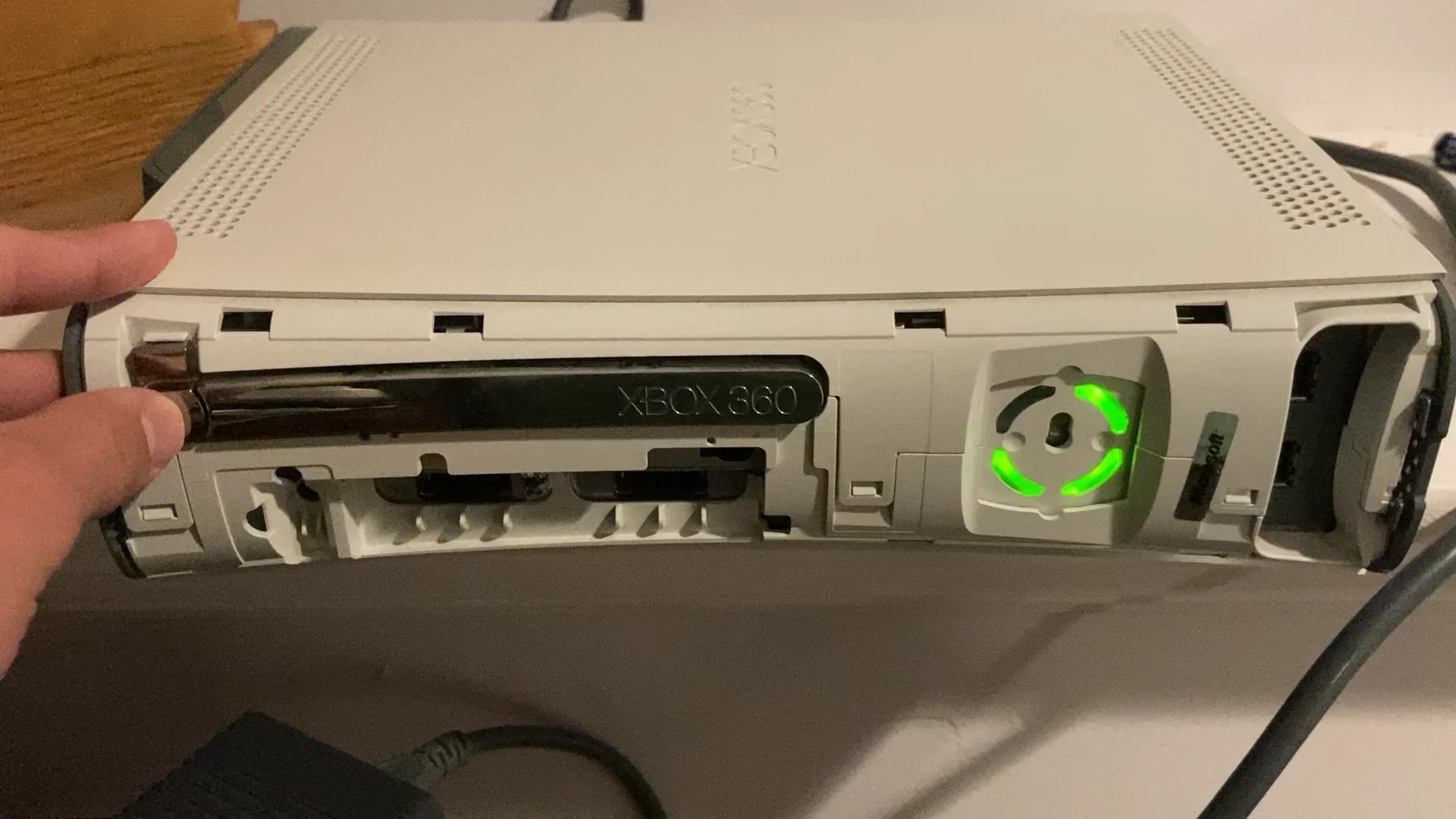 É possível desbloquear o Xbox 360 via software? Entenda o que é RGH e ...