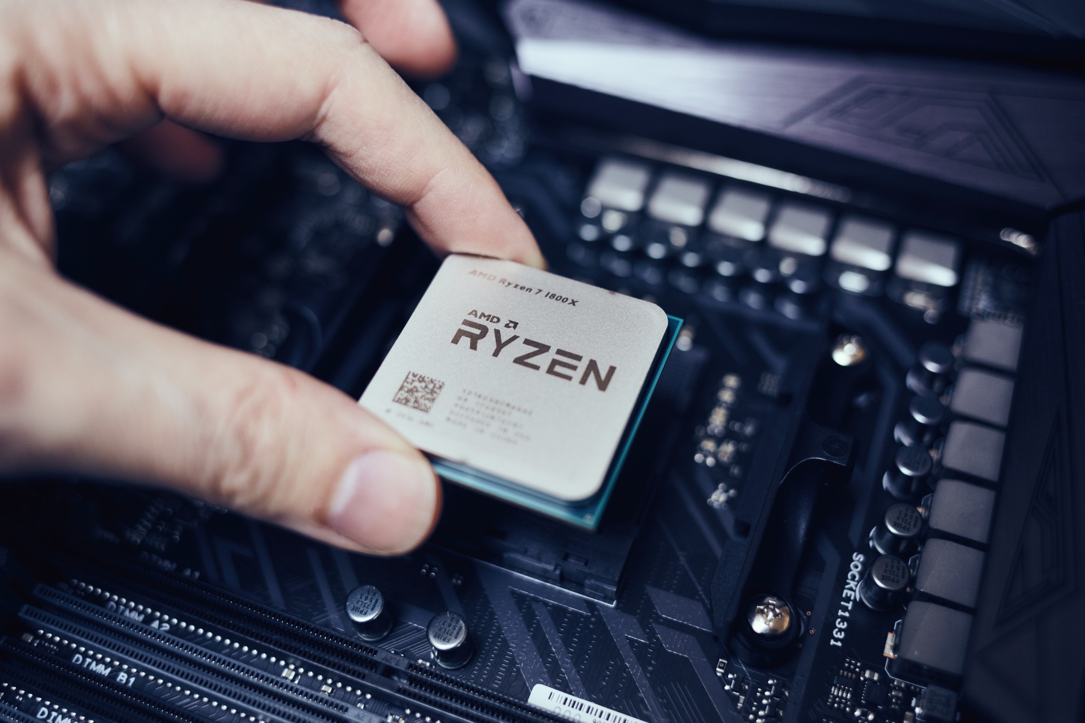 Sinkclose: pesquisadores descobrem que CPUs da AMD têm falha grave há 18 anos