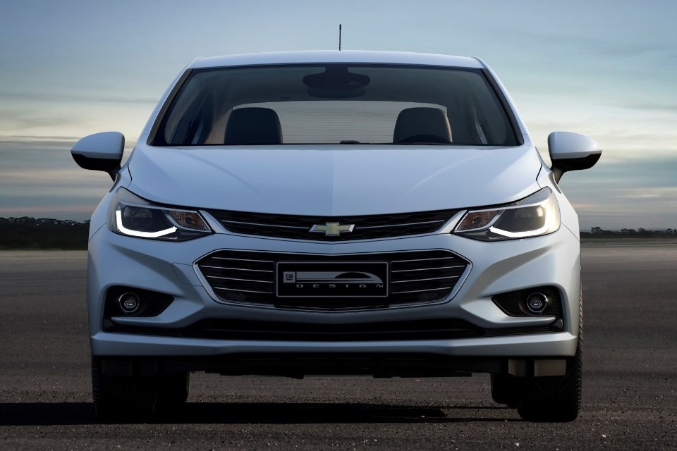 Agora é oficial: Chevrolet deixa de oferecer Cruze sedan e hatch no Brasil