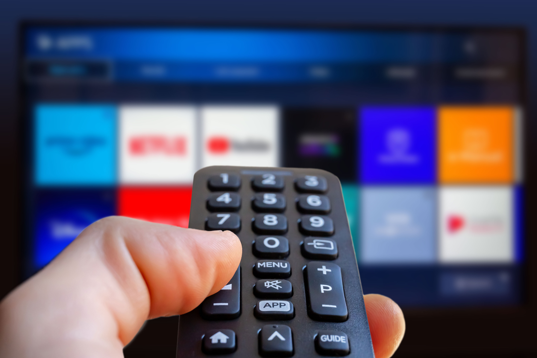 YouTube supera Netflix e Disney+ e é o streaming mais visto em TVs nos EUA