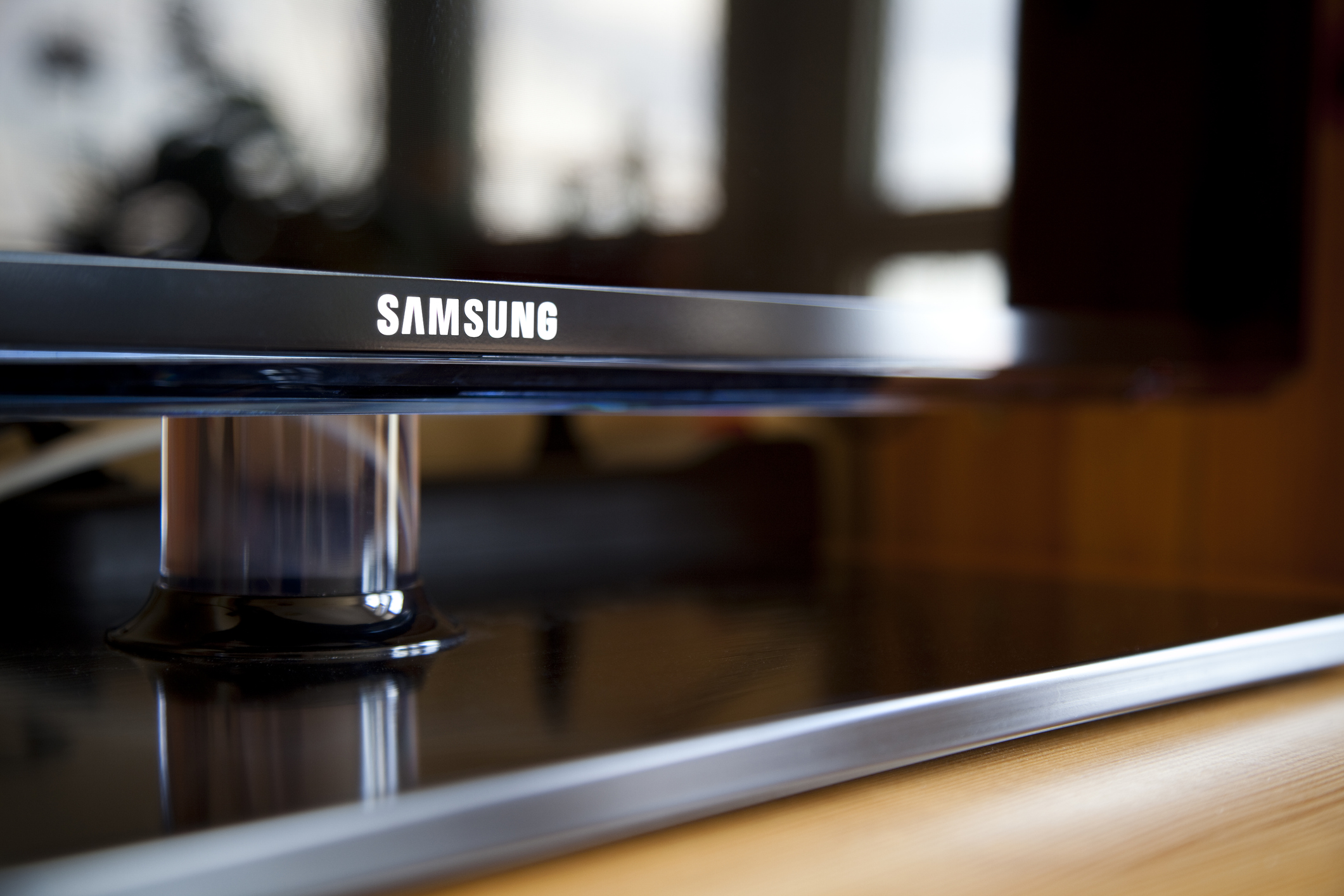 Samsung apresenta tela 'elástica' com tecnologia micro LED; veja vídeo