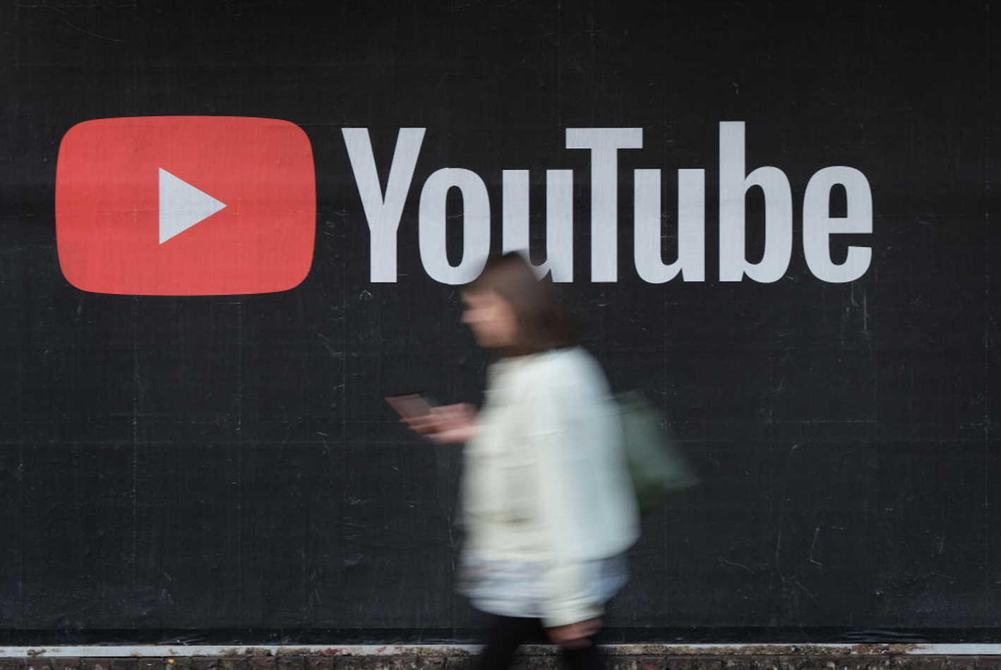 É oficial: YouTube agora exibe anúncios até mesmo quando você pausa um vídeo