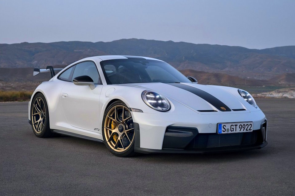 Porsche 911 GT3 atualizado para 2025 estreia mundialmente e virá ao Brasil