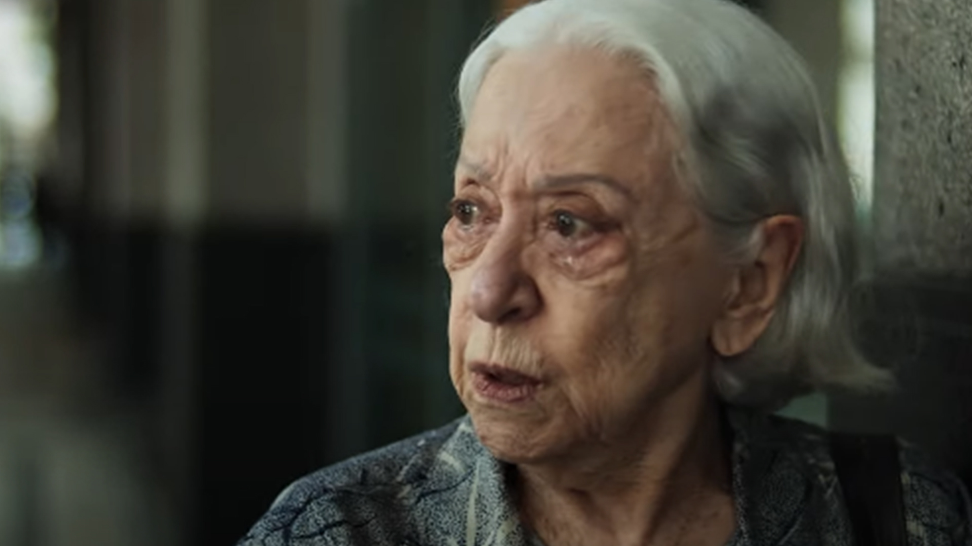 Fernanda Montenegro como Joana da Paz.