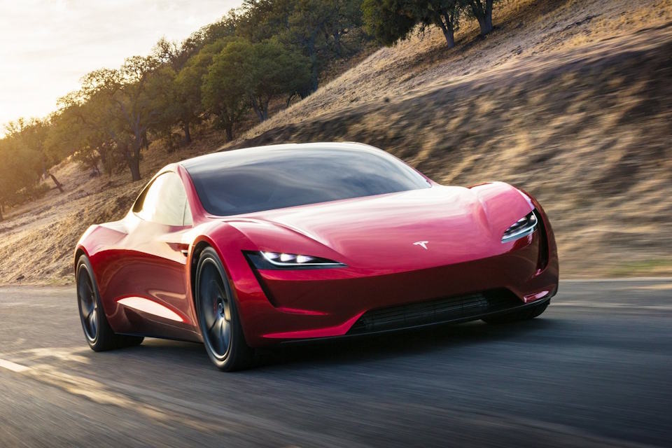 Elon Musk adia Tesla Roadster mais uma vez e diz ter outras prioridades