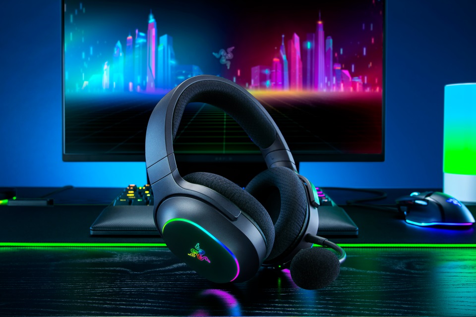 Razer Barracuda X Chroma é novo headset com RGB imersivo e bateria de 70h